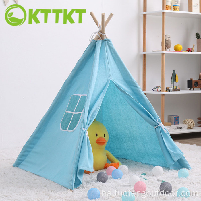 Yara na cikin gida na Indiya yara yara suna wasa gidan tanti